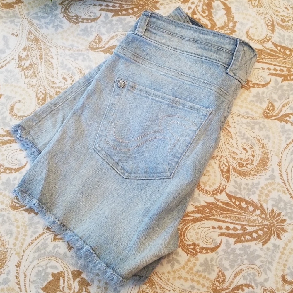 Rock Republic raw edge shorts - Picture 5 of 8